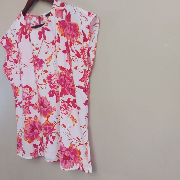 Halogen cap sleeve floral top - Picture 7 of 10